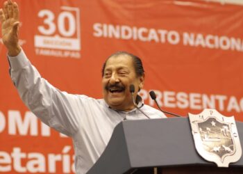 Maestros de Tamaulipas estallan en redes contra Arnulfo Rodríguez Treviño por trampas en reforma al IPSSET