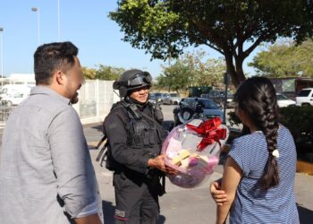 La SSPT entrega obsequios a bebé nacida en libramiento de Victoria con ayuda de Linces