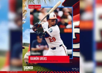 El infielder mexicano Ramón Urías firma con los Cardenales de San Luis  en Grandes Ligas