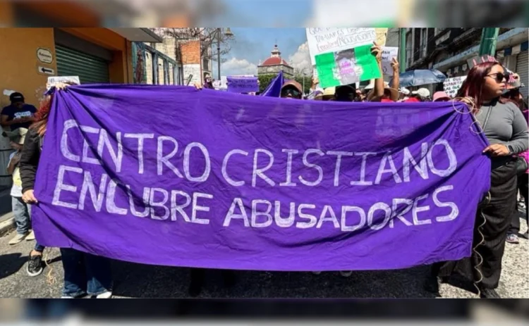 El Centro Cristiano Transmundial y el abuso del pastor en medio de dios y del diablo