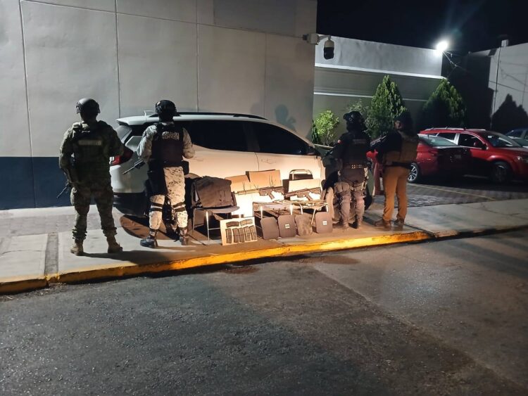 La GE asegura armamento, estupefacientes y municiones en Matamoros; estaban en carro semiabierto