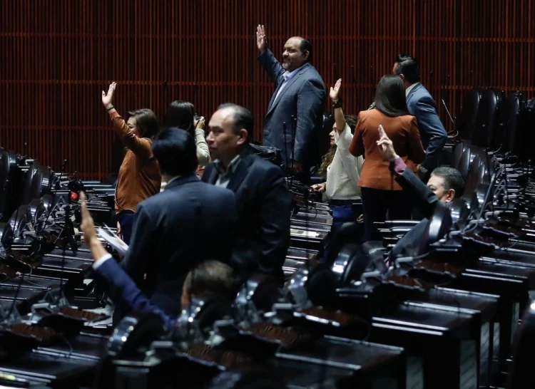 Diputados de Morena, PT, PVEM y MC aprueban en lo general el plan B de reforma electoral
