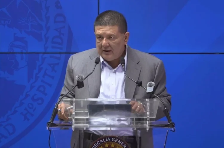 Para salvar a la gobernadora de Chihuahua sobre caso agentes de la CIA su fiscal renuncia y asume la culpa