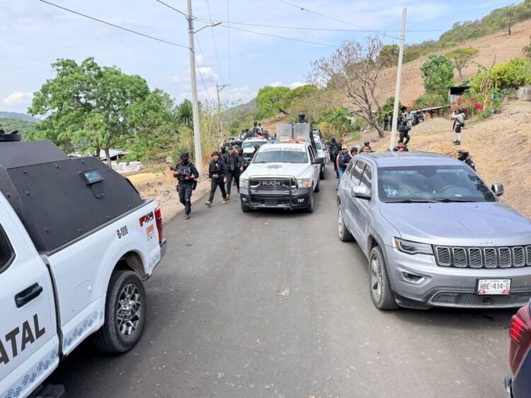 Acuden servidores públicos de Gobernación a zona de conflicto en Chilapa para restablecer el orden