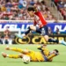 Con dramática remontada Chivas somete a Tigres y con un 3-3 global ya están en semifinales
