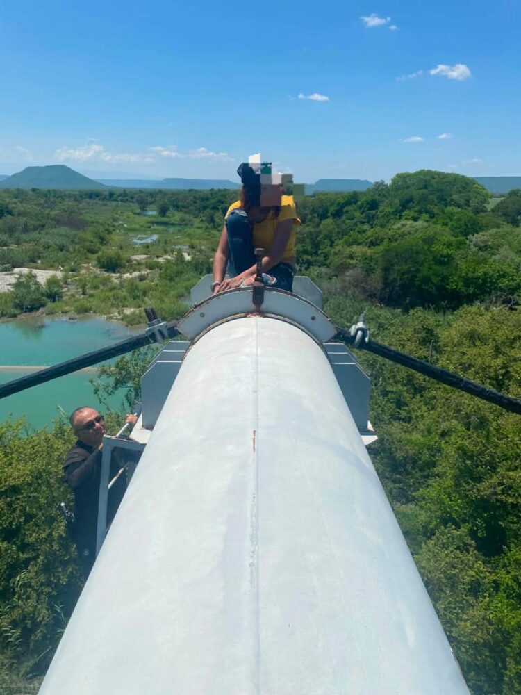 La GE instrumenta operativo para evitar desenlace fatal de presunta curiosa que subió a puente de Xicoténcatl