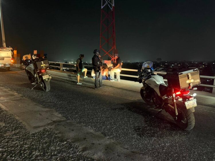 La GE interviene ante amenaza de suicidio de una mujer en el Puente Tampico