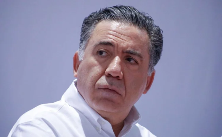Sin abogados, el senador de Morena Enrique Inzunza declarará ante la FGR por acusaciones de EU