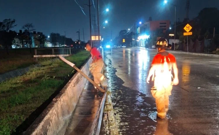 Un joven muere ahogado en su propio vehículo tras ser arrastrado por la corriente en Tampico