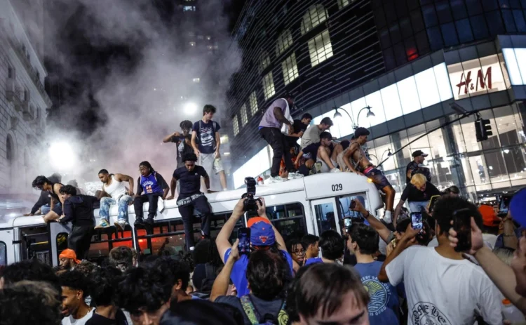 Celebración de los Knicks desata violencia en Nueva York: Hay 10 policías heridos, tiroteos y 63 detenidos