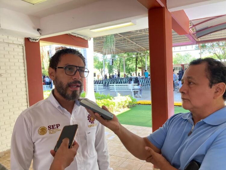 El CBTIS 119 regula uso del celular en aulas; no es una amenaza sino herramienta de aprendizaje