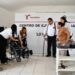 Dona DIF Tamaulipas silla de ruedas a adulta mayor con discapacidad en el CEDES Victoria