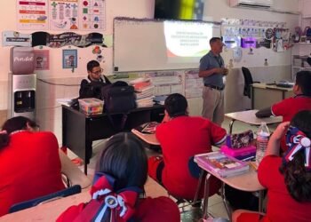 Concientizan a estudiantes sobre consecuencias de cometer delitos