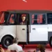 La presidenta CSP maneja Olinia, el primer vehículo eléctrico mexicano; costará 150 mil pesos
