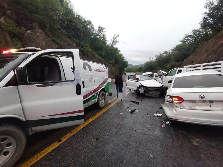 Accidente múltiple deja 10 lesionados y un fallecido cerca de Hidalgo, Tamaulipas