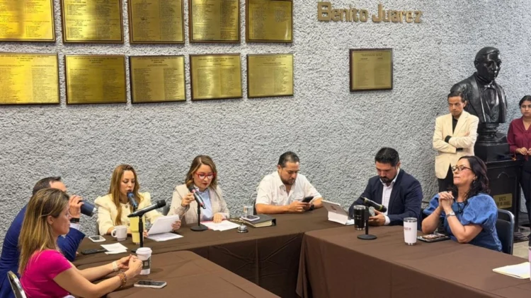 El gobernador de NL Samuel García entrega por escrito su defensa legal ante juicio político en el Congreso