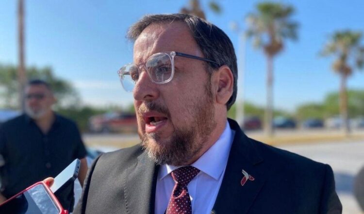 Advierte SET que es indebido condicionar la entrega de documentos oficiales al pago de graduaciones