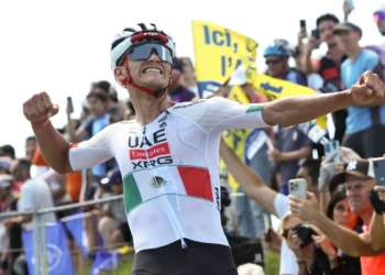 Issac del Toro se convierte en el segundo mexicano en ganar la séptima etapa del Tour Auvergne Rhone-Alpes