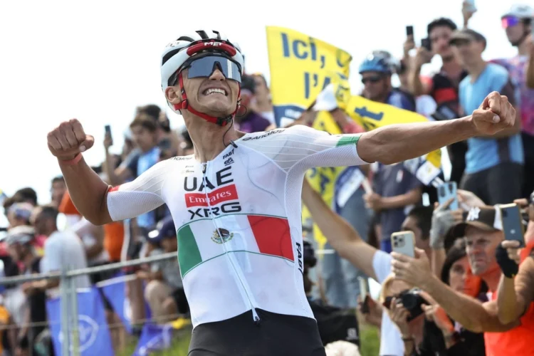 Issac del Toro se convierte en el segundo mexicano en ganar la séptima etapa del Tour Auvergne Rhone-Alpes