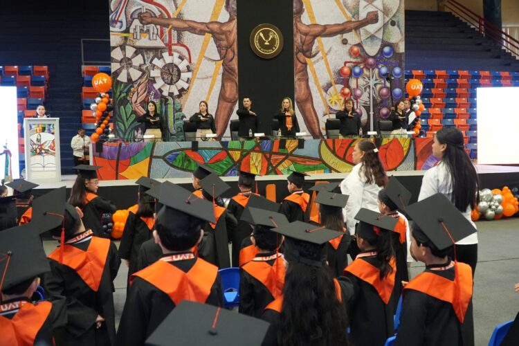 Celebra Familia UAT graduación de niñas y niños de los CENDI y CDIN