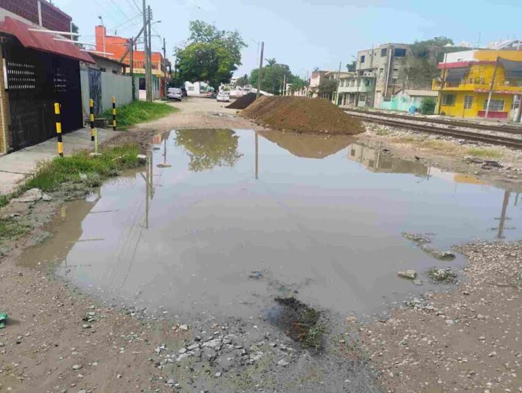Mientras la Comapa y políticos dormitan se multiplican calles y tuberías reventadas en Tampico y Madero