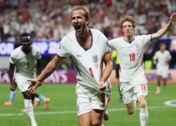 En forma angustiosa Inglaterra gana 2-1 al Congo y le toca enfrentar al Tri de México el domingo