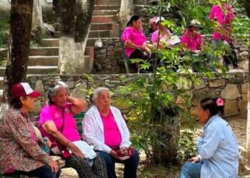 Divulga Secretaría de Turismo que 55 jubiladas y jubilados disfrutan viaje de turismo social