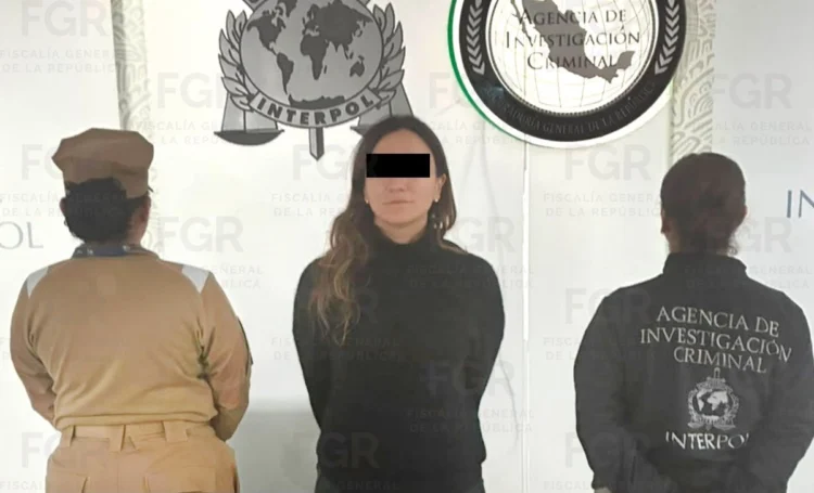 Acusada de operar con recursos ilícitos, la FGR detiene a hermana del ex director de Pemex Emilio Lozoya