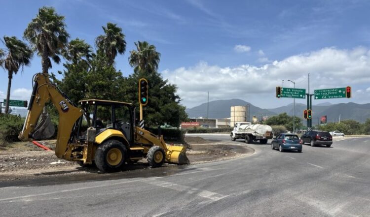 Ejecuta  gobierno de Américo adecuaciones viales en Victoria para mejorar fluidez vehicular