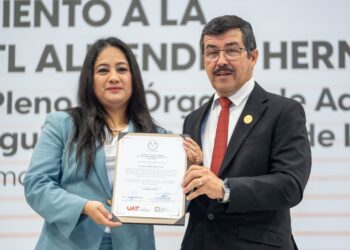 Reconoce UAT trayectoria judicial de su distinguida egresada Xóchitl Almendra Hernández Torres