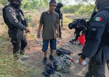 La GE detiene a civil con arma larga y mochila con ponchallantas  en zona de quintas de Miguel Alemán