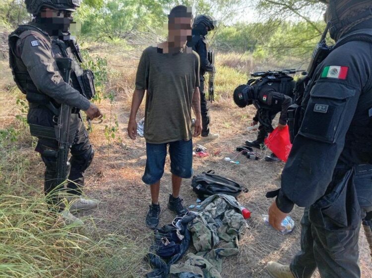 La GE detiene a civil con arma larga y mochila con ponchallantas  en zona de quintas de Miguel Alemán