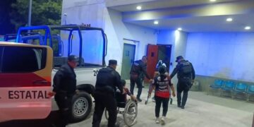 La GE auxilia a menores con discapacidad durante trayecto de autobús varado en tramo Victoria-Reynosa