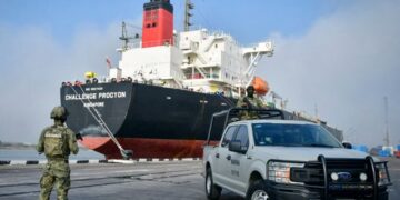 FGR anuncia nuevas órdenes de aprehensión por red de huachicol detonada en Tamaulipas y ligada a contralmirante