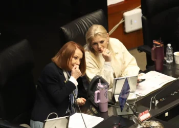 Llega a la Comisión Permanente reforma de CSP para prohibir doble nacionalidad a presidentes y gobernadores