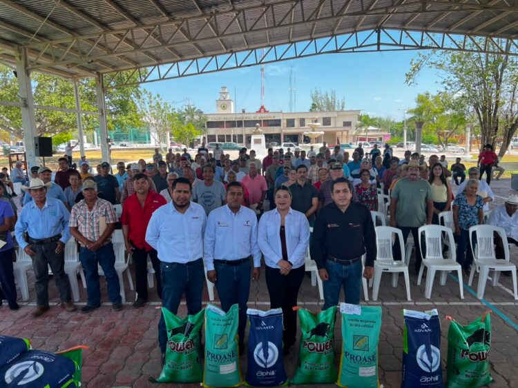Lleva Tamaulipas respaldo al campo de Abasolo con entrega de semillas