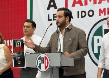 El PRI se mofa del MC: ‘Sólo sirve para acompañar a Morena a sus piñatas’, aludiendo al ‘cumple’ de Gattás