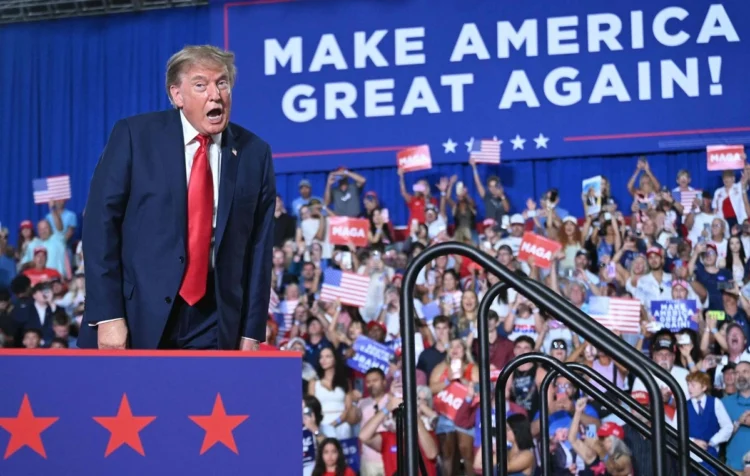 Una jueza federal de EU anula la suspensión de visas a migrantes impuesta por Donald Trump a 75 países