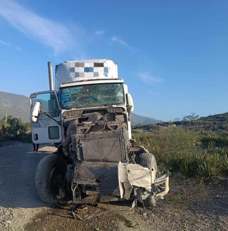 La GE atiende accidente en tramo carretero de área de Tula con saldo de una persona fallecida