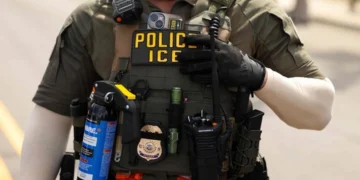 El ICE detiene en Texas a ex pelotero venezolano de los Padres de San Diego; es entrenador de receptores