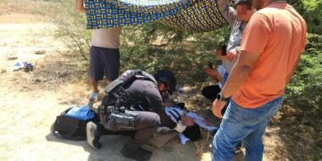 Una volcadura en la carretera Victoria-Zaragoza deja como saldo a padre e hijo lesionados