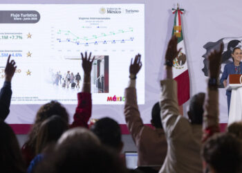 Sheinbaum destaca récord de 51.1 millones de viajeros internacionales en 2026
