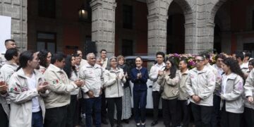 Sheinbaum presenta el minivehículo Olinia Carga; la convocatoria para su producción se publica en septiembre 