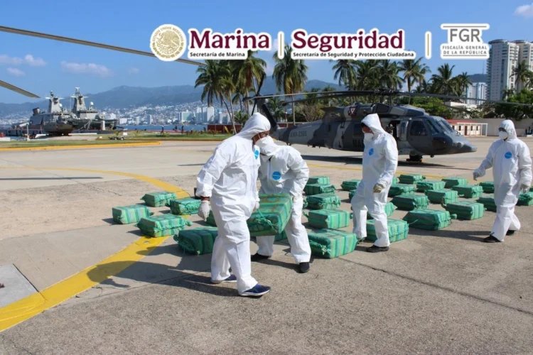La Marina captura embarcación con 1.9 toneladas de cocaína  frente a costas de Guerrero; detiene a dos