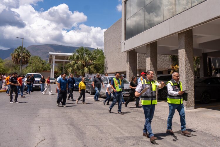 La UAT fortalece la cultura de prevención con simulacro de evacuación en el CU Victoria 