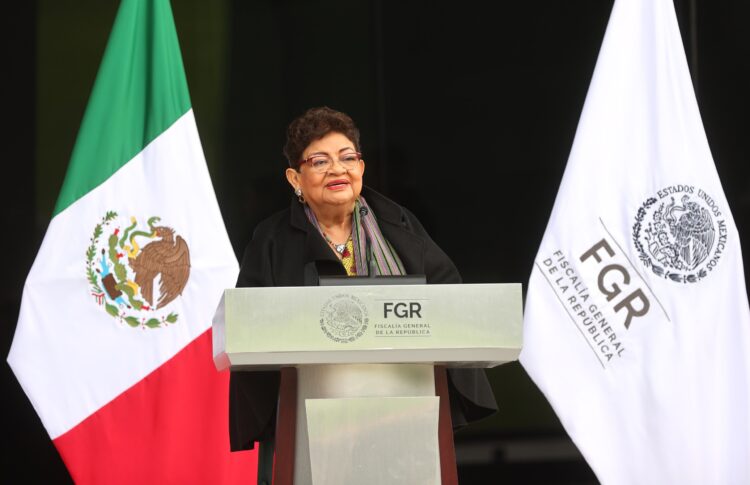 Defender a México significa combatir la corrupción y hacer valer la ley: Ernestina Godoy