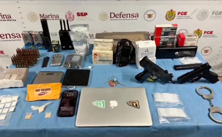 Catean domicilio de coordinador regional del PAZ recién asesinado en Veracruz y hallan armas y drogas