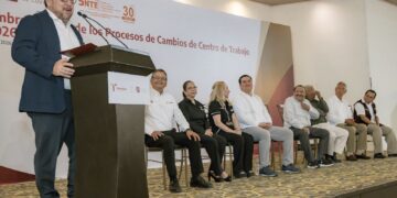 Fortalece SET cobertura educativa con nombramientos de cambios de centro de trabajo