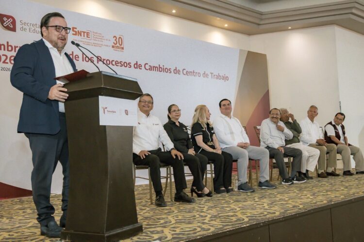 Fortalece SET cobertura educativa con nombramientos de cambios de centro de trabajo
