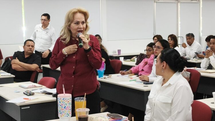 Realiza SET taller de Inducción a la Política de Aprendizajes Fundamentales